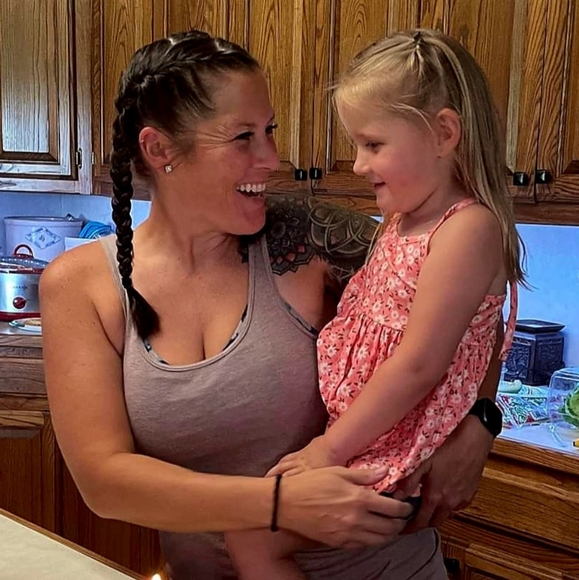 Meet your Posher, Jessica - Picture 1 of 1